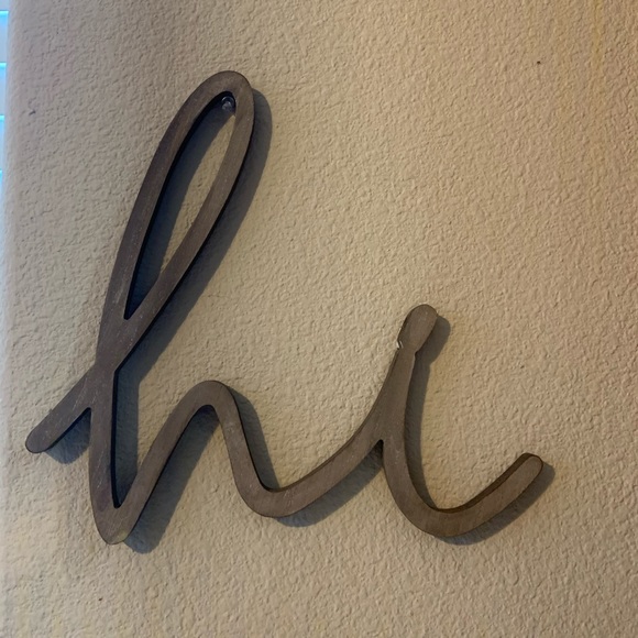 Other - “Hi” sign
